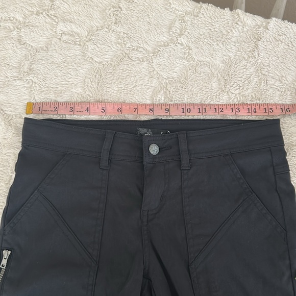 Prana Black Pants - Convertible Shorts, Size 2 - Picture 8 of 13